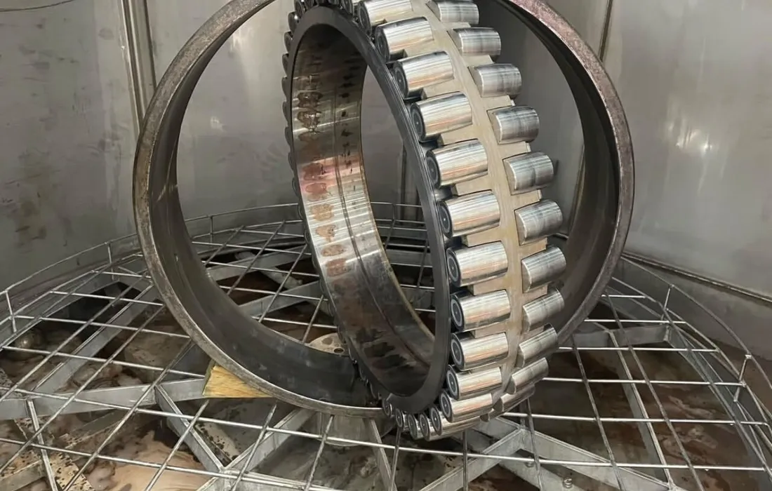 Rolamento industrial limpo, depois da lavagem